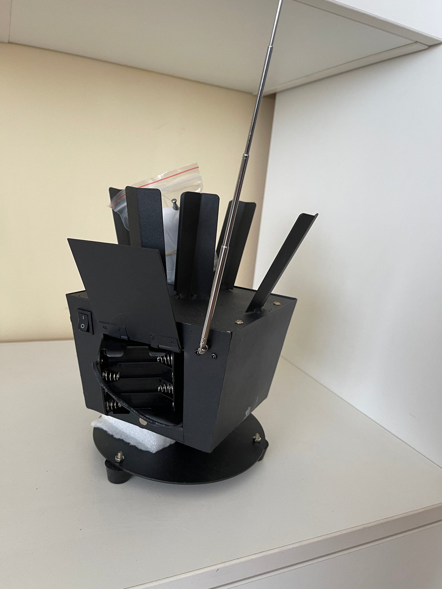 Sistem wireless declansare artificii tip rotativ de sol SF002